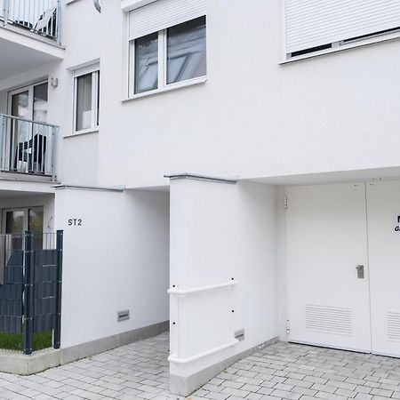 וינה Modern Apartment With Balcony Near City Center מראה חיצוני תמונה