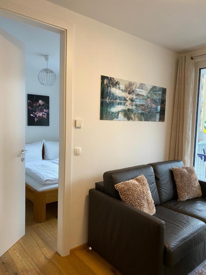 וינה Modern Apartment With Balcony Near City Center מראה חיצוני תמונה