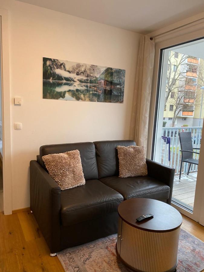 וינה Modern Apartment With Balcony Near City Center מראה חיצוני תמונה