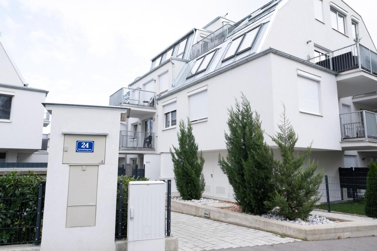 וינה Modern Apartment With Balcony Near City Center מראה חיצוני תמונה